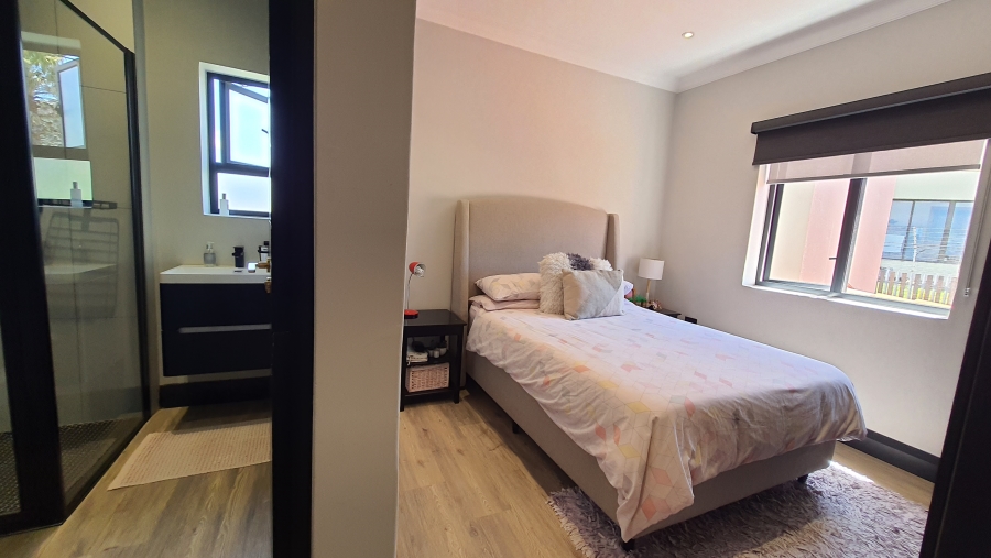 5 Bedroom Property for Sale in Theescombe Eastern Cape